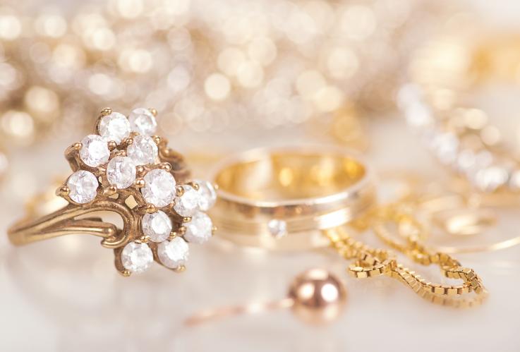 s-thumbnail of Beautiful Jewelry Items Can Make or Break an Outfit